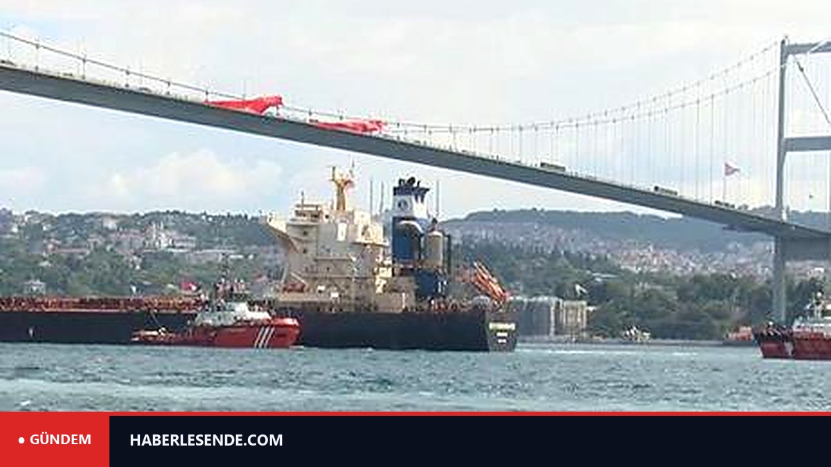 290 metrelik gemi İstanbul Boğazı'ndan geçti! Trafik durduruldu