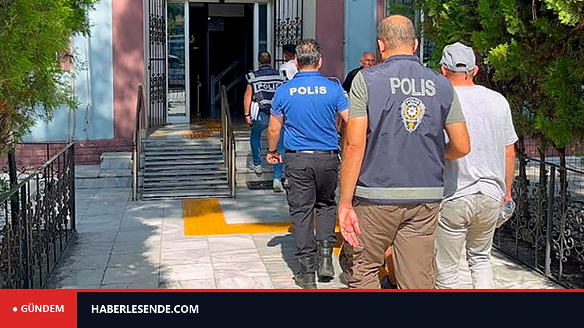Balıkesir'de polis ve jandarma noktalarını Whatsp grubundan paylaşan 7 şüpheli yakalandı