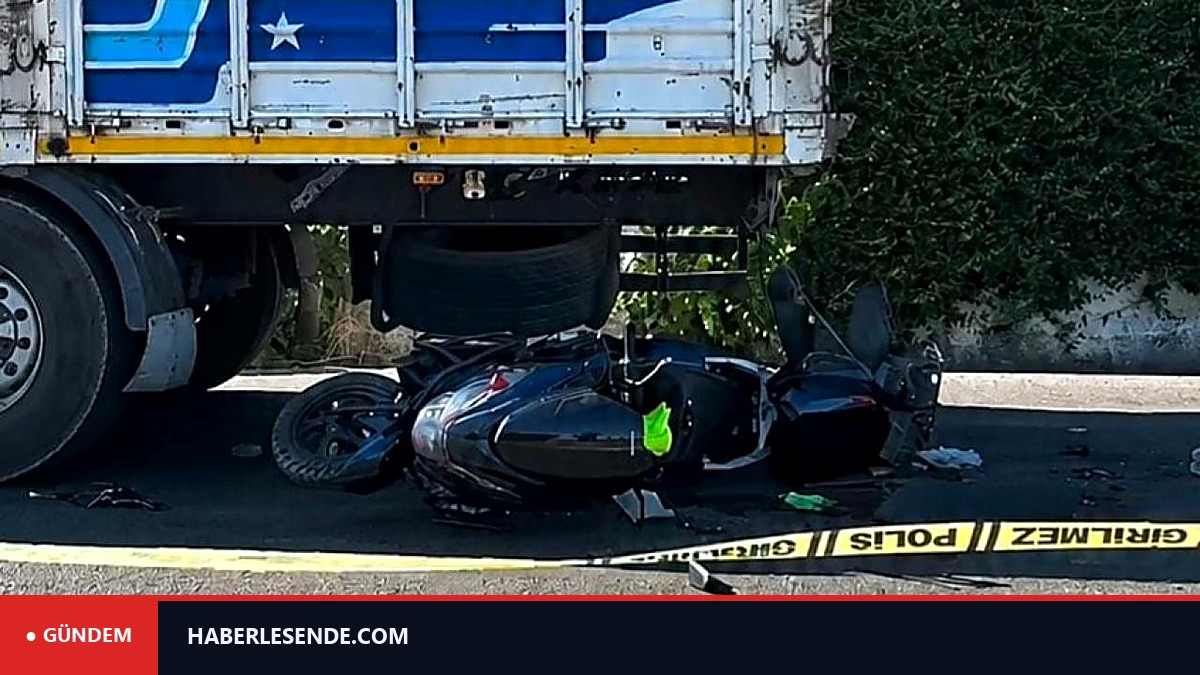 İzmir'de park halindeki tıra çarpan motosiklet sürücüsü öldü