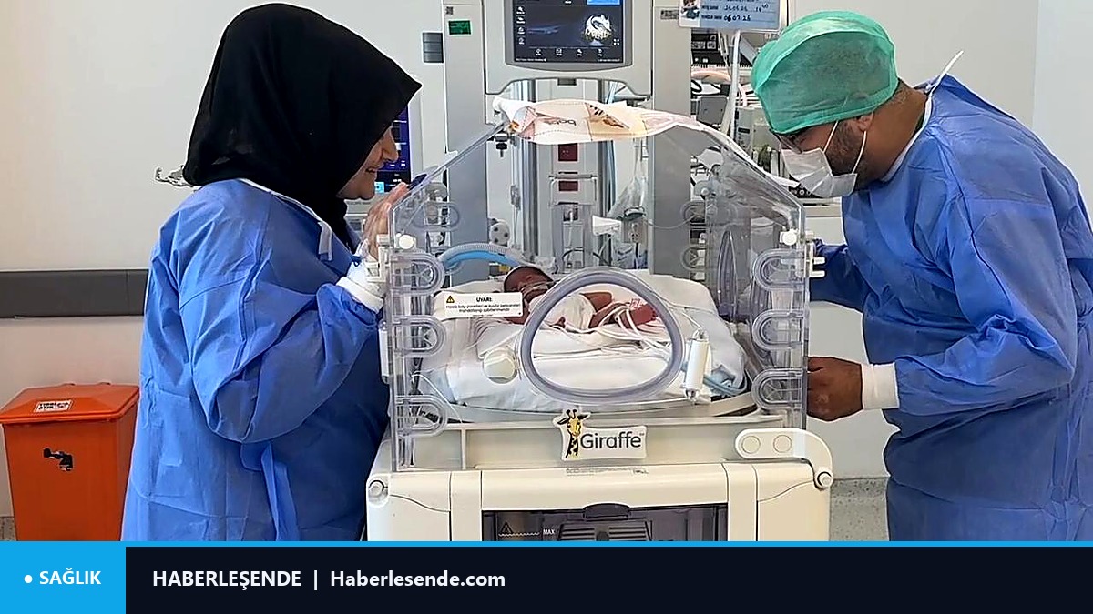 Anne karnındaki müdahale ayrık omurgalı bebeğin sağlıklı doğmasını sağladı