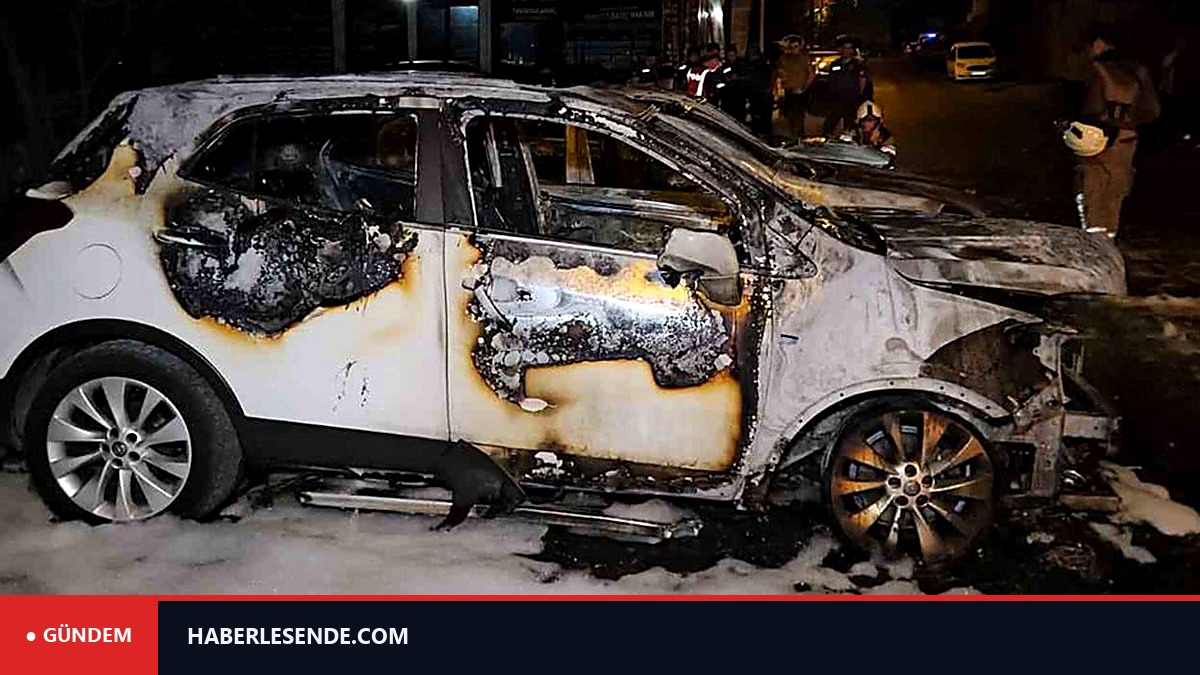 Otomobil galerisinde yangın: 3 araç kullanılamaz hale geldi